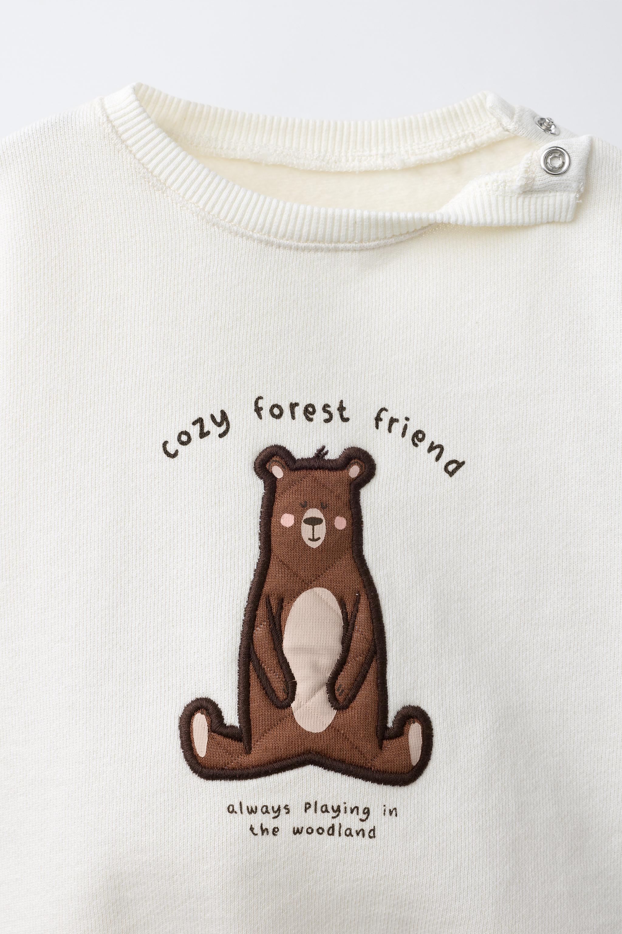 BEAR GRAPHIC SWEATSHIRT